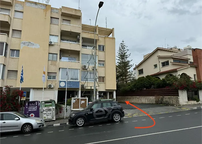 White 1-Bdr Apartment Agyos Tychonas